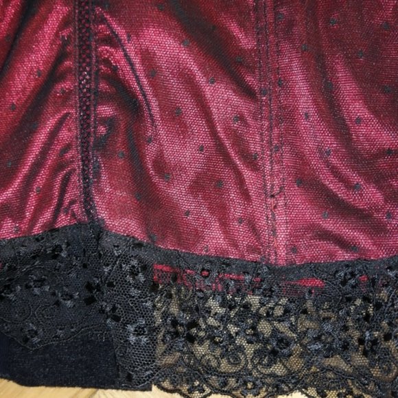 * Red Bustier Size 36D - Picture 3 of 5